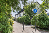 Fussgängerweg zu Ihrem Haus - Großzügiges Reihenmittelhaus zum Wohlfühlen in familienfreundlicher ruhiger Wohnlage